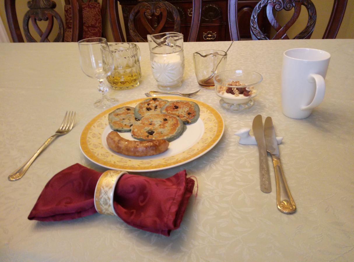 Accommodations Niagara Bed & Breakfast Екстер'єр фото