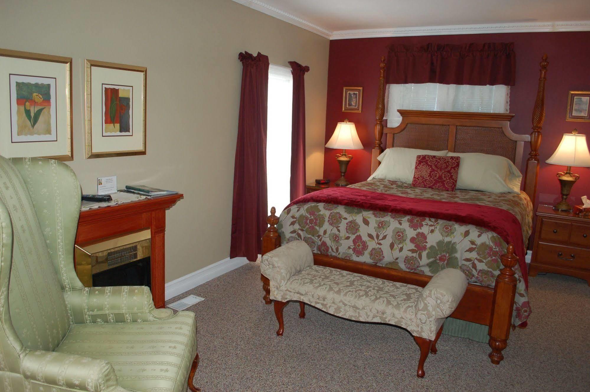 Accommodations Niagara Bed & Breakfast Екстер'єр фото
