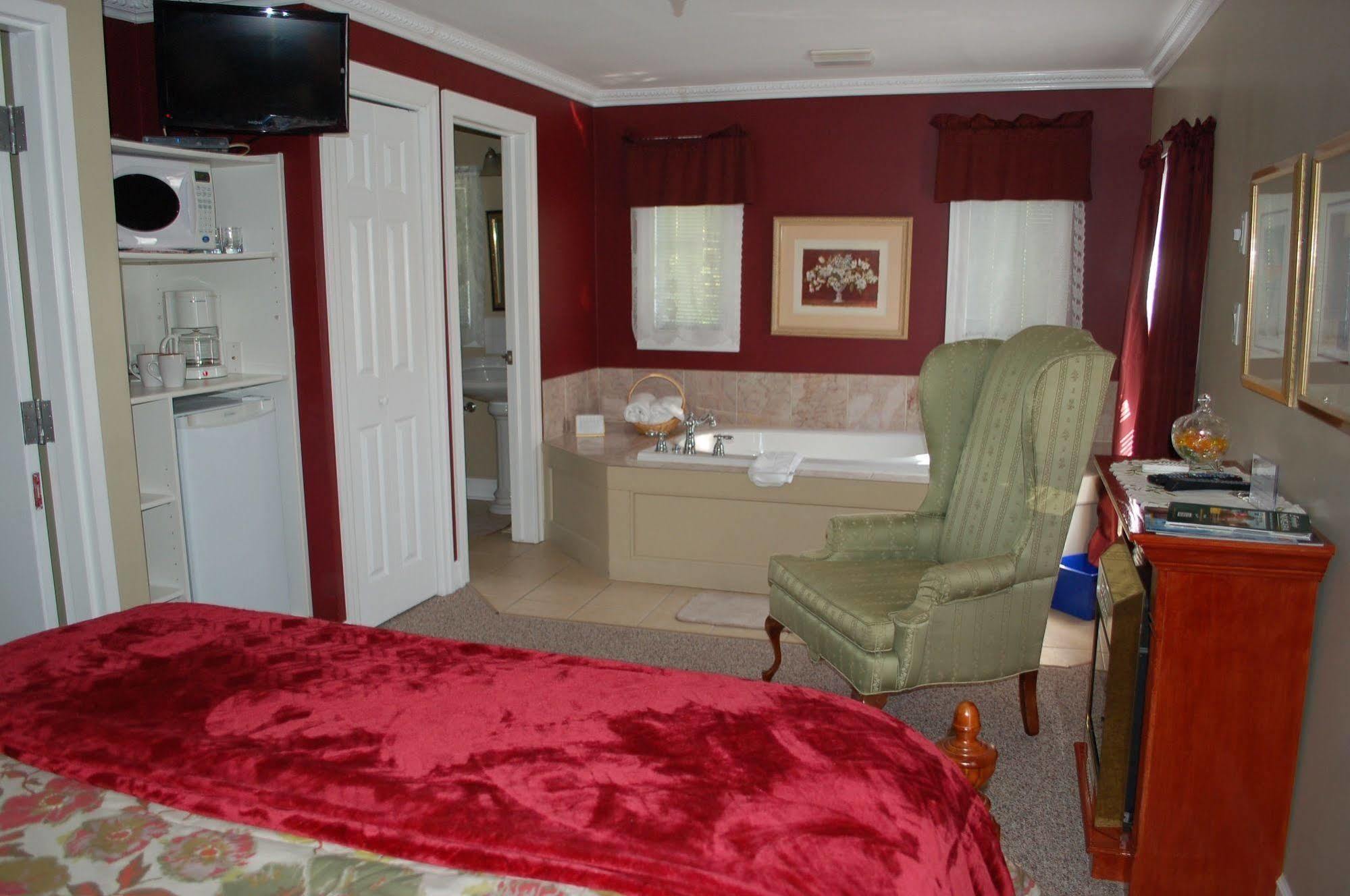 Accommodations Niagara Bed & Breakfast Екстер'єр фото
