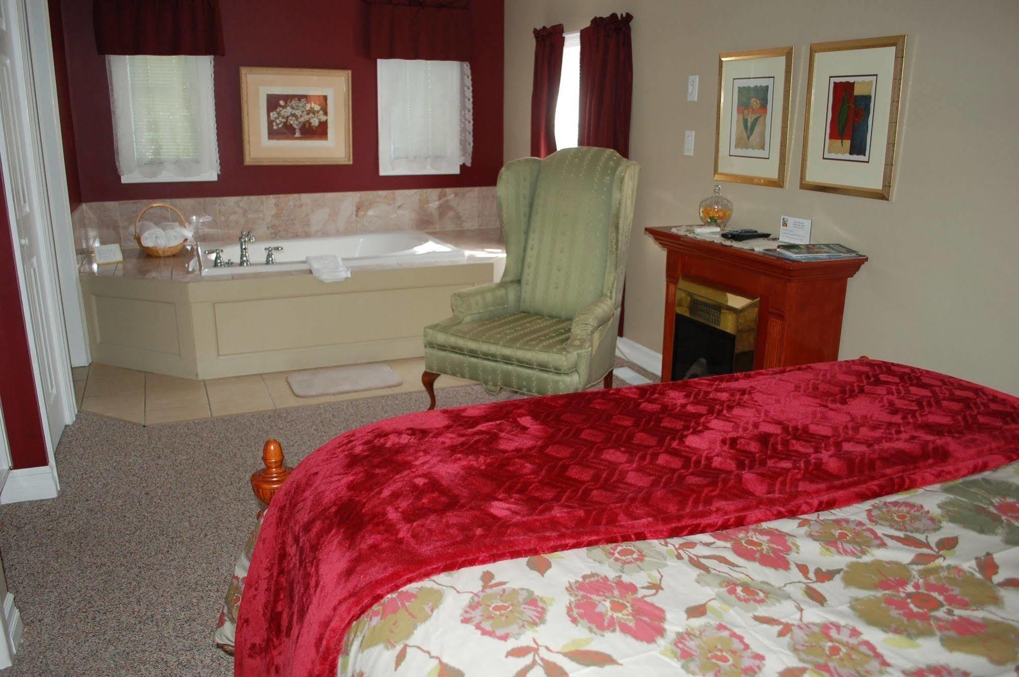 Accommodations Niagara Bed & Breakfast Екстер'єр фото