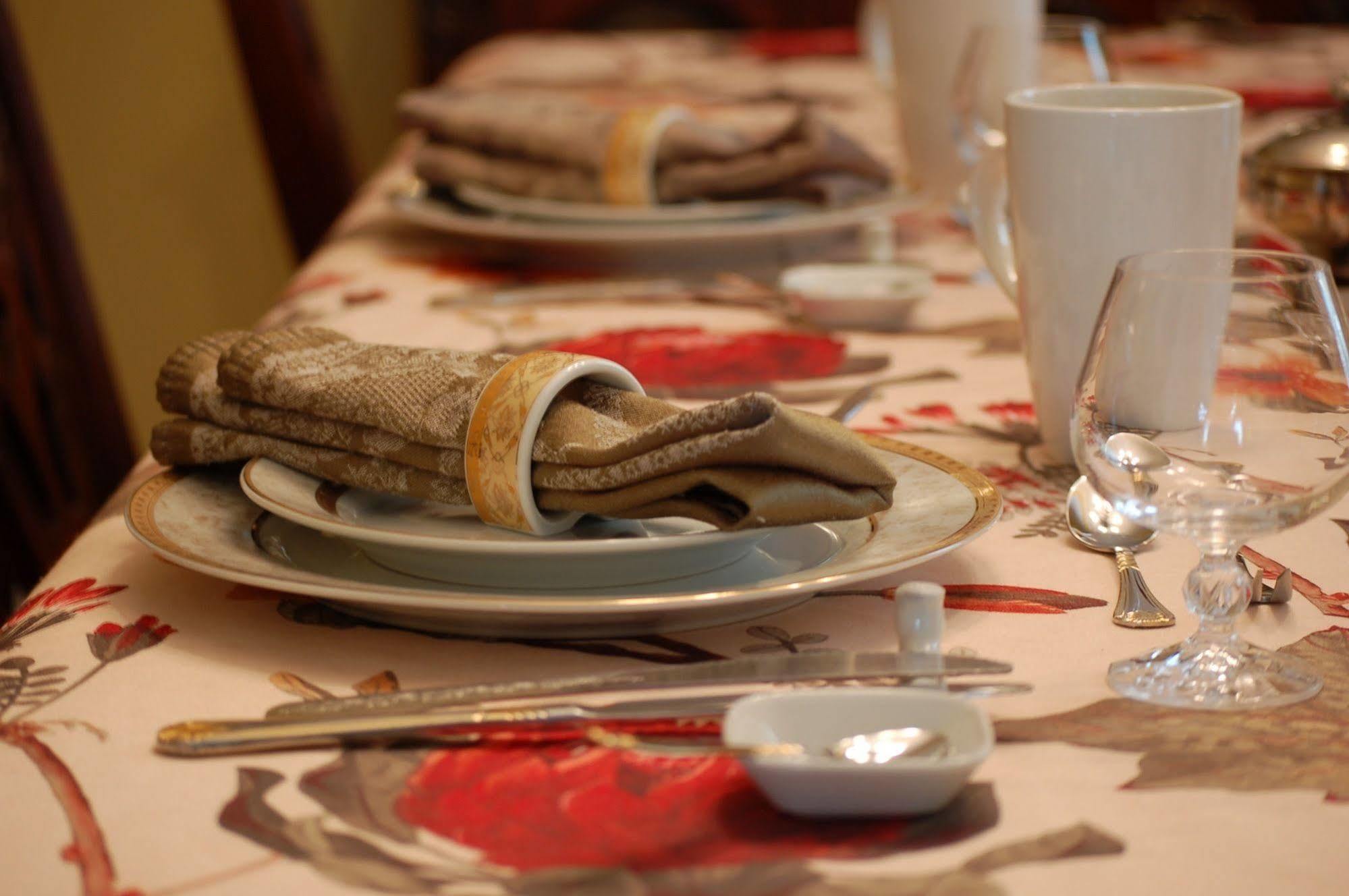 Accommodations Niagara Bed & Breakfast Екстер'єр фото